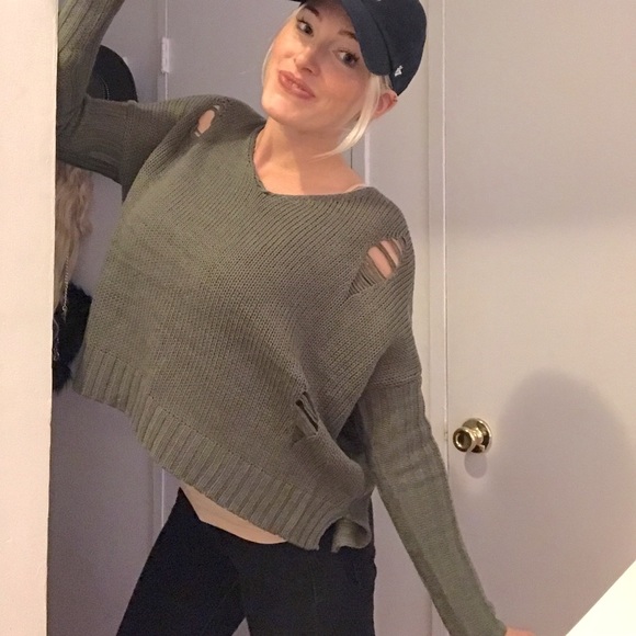 Distressed Cropped oversized Sweater - Picture 1 of 5